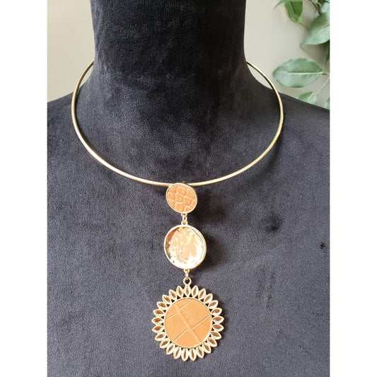 Women's Statement Pendant Collar Necklace Gold Tone with Lobster Clasp Trendy