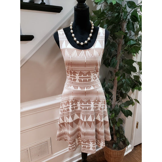 New York & Company Women's Beige Round Neck Sleeveless Knee Length Dress Size S