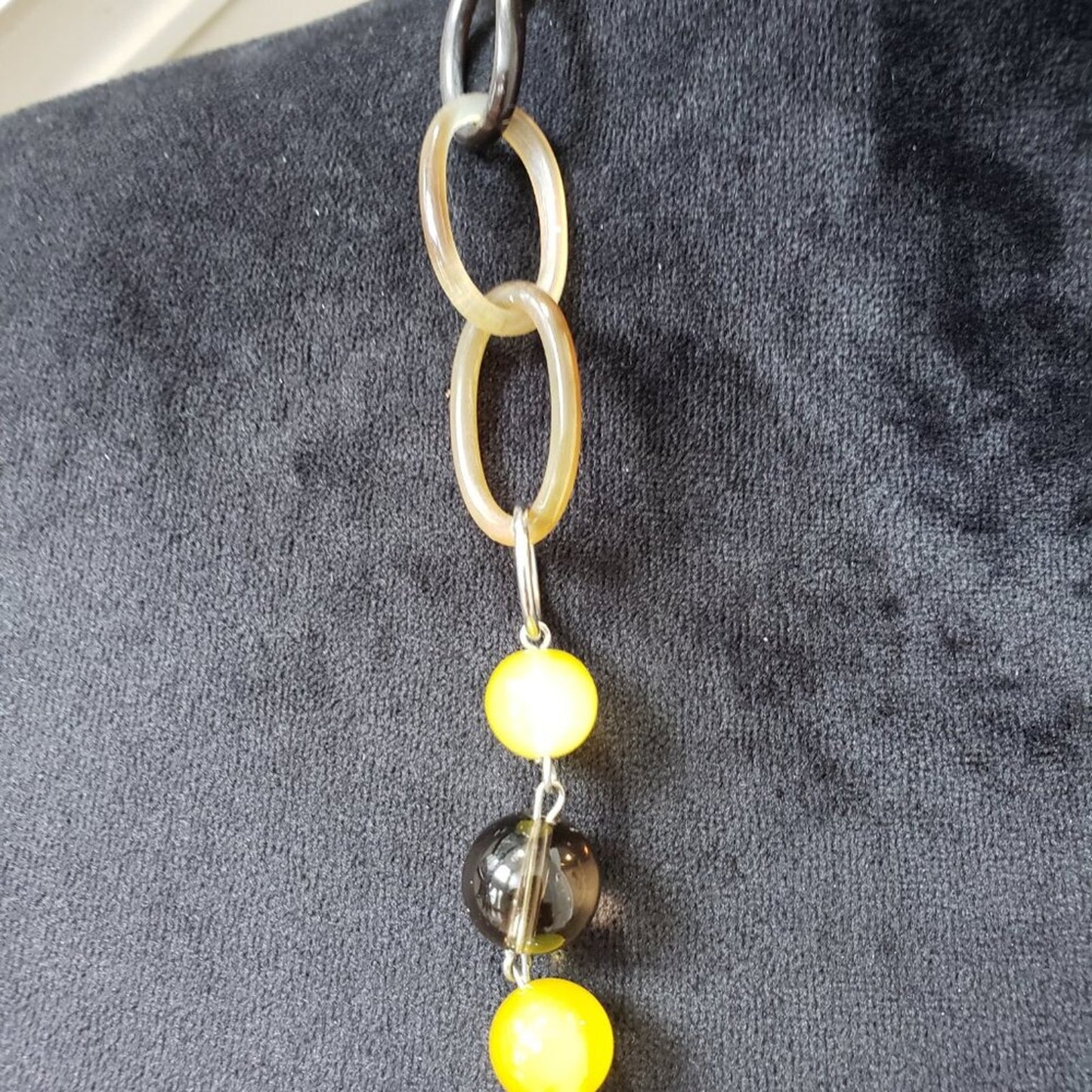 Womens Yellow Jadeite Jade Pendant Yellow Black Pearl Bead Necklace Jewelry