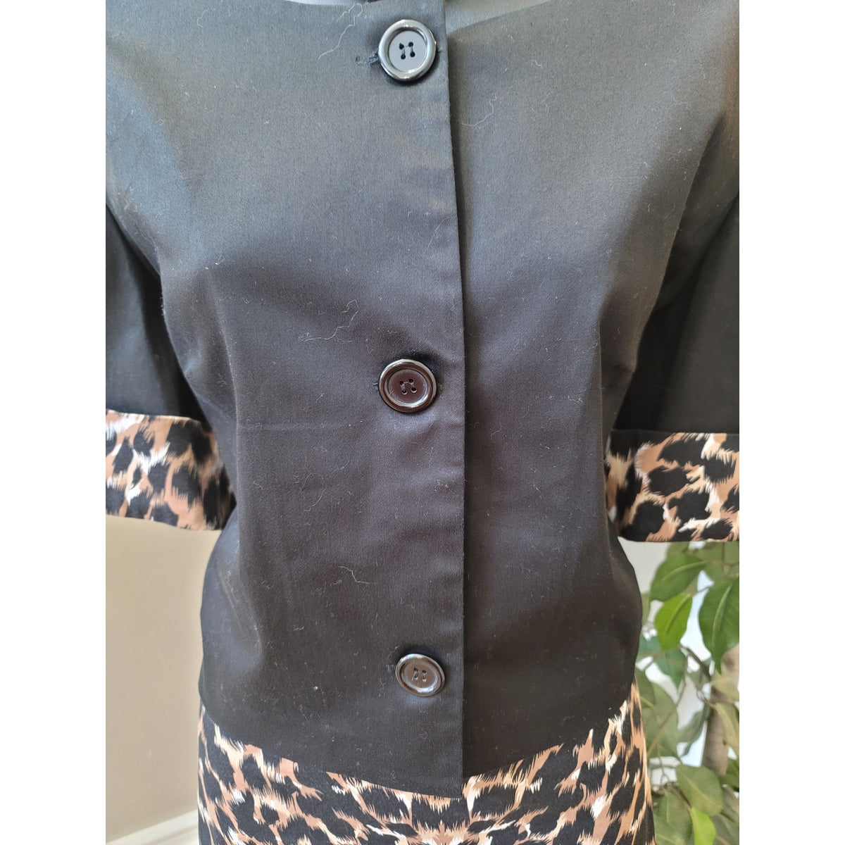 Courtenay Skirt Suit Women's SZ 16 Black/Beige Animal Print Belted Short Sleeve