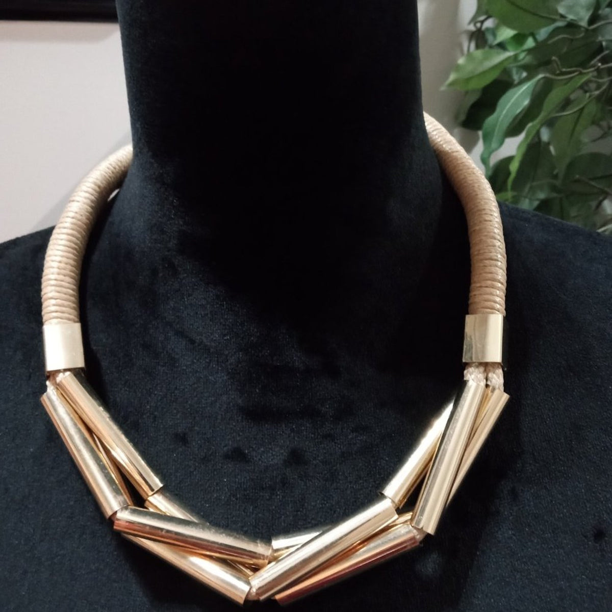 Womens Fashion Chunky Gold Tone Bar Statement Collar Necklace with Lobster Clasp
