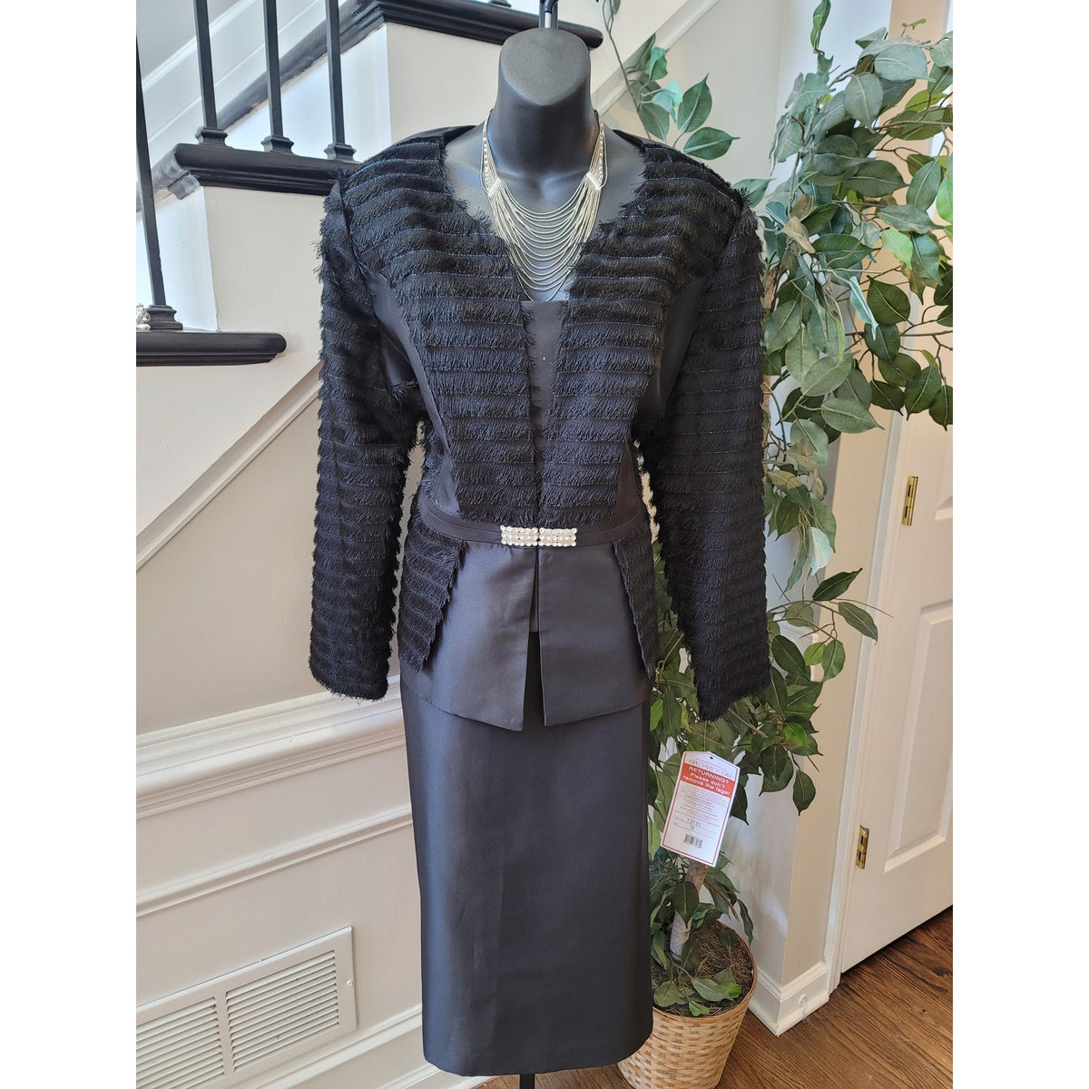 Luxe Skirt Suit Women's Size 18 Black Fringe Ribbon Back Zipper Fully Lined