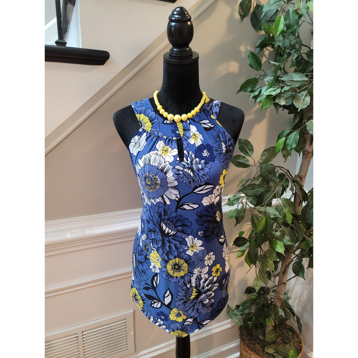 International Concepts Shelf Bra Halter Top Women's Large Blue Floral Keyhole