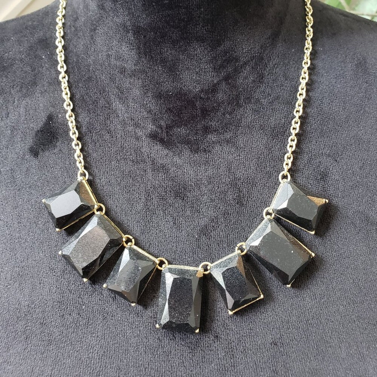 Womens Fashion Black Stone Gold Tone Chain Necklace Jewelry with Lobster Clasp