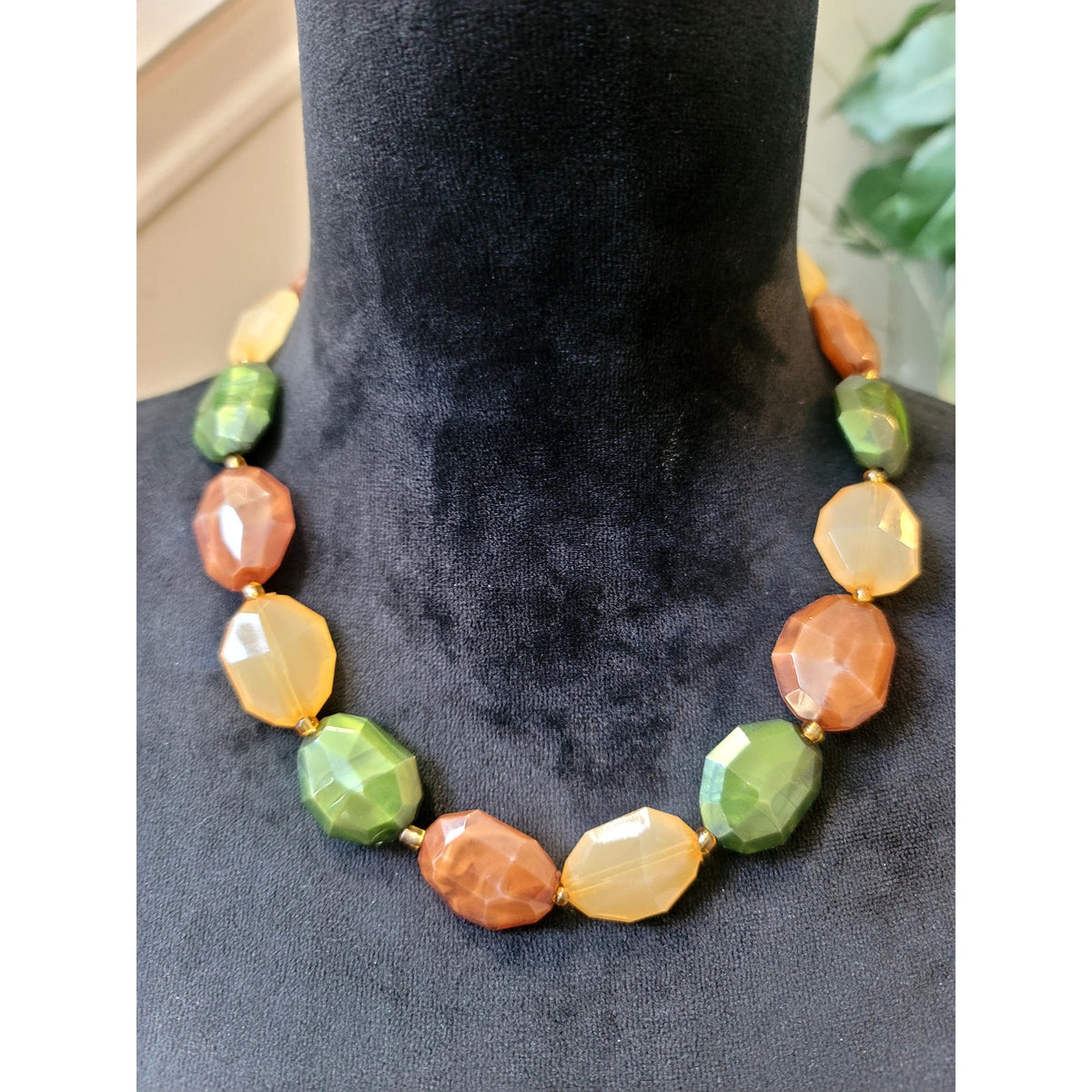 Vintage Lightweight Faceted Lucite Bead Necklace Green Amber Honey Statement