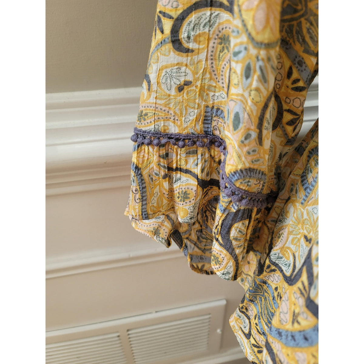 New Directions Blouse 1X Multi Paisley Smocked Scoop Curved Long Sleeve Pullover