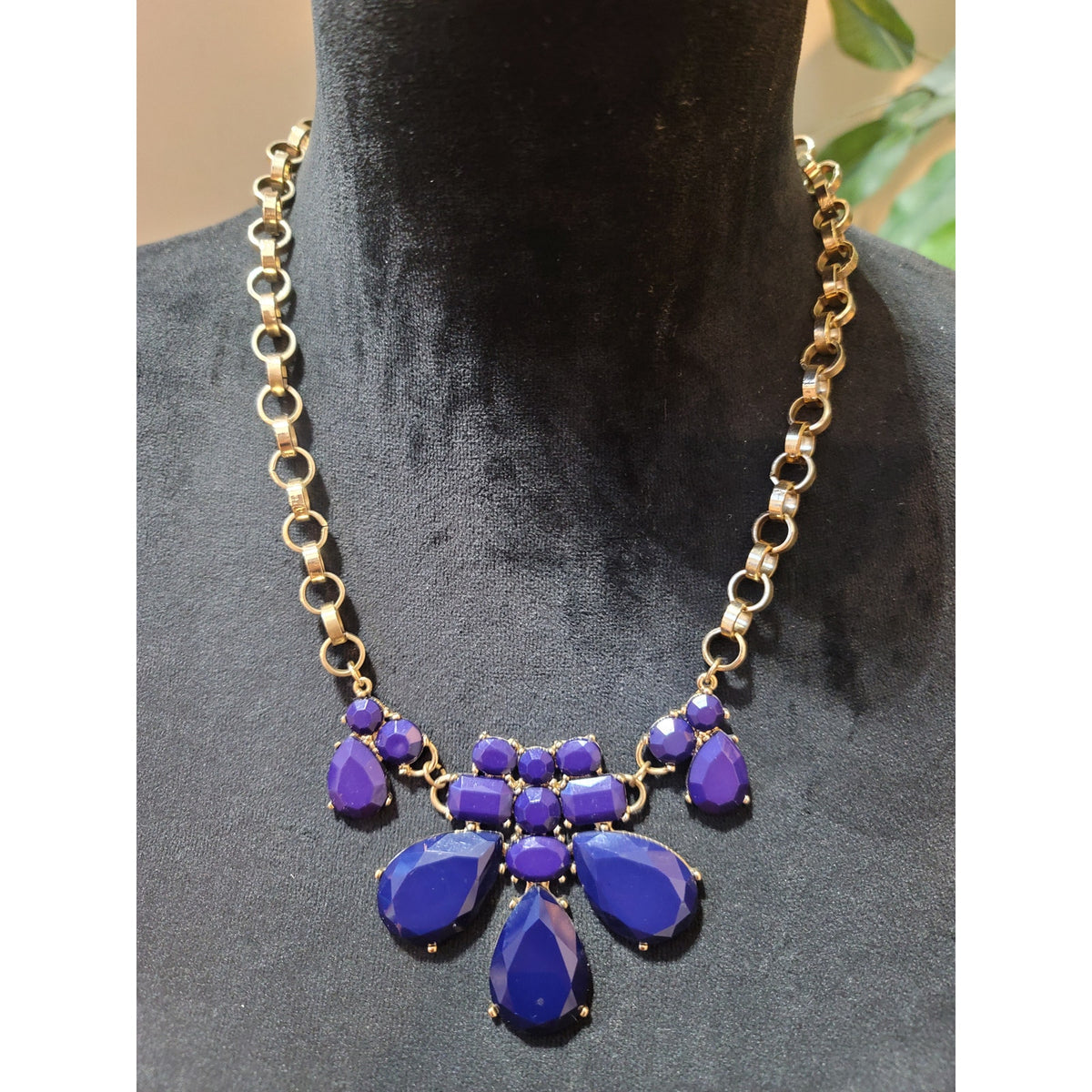 Women's Gold Tone Blue Purple Faceted Crystal Statement Bib Necklace Fashion