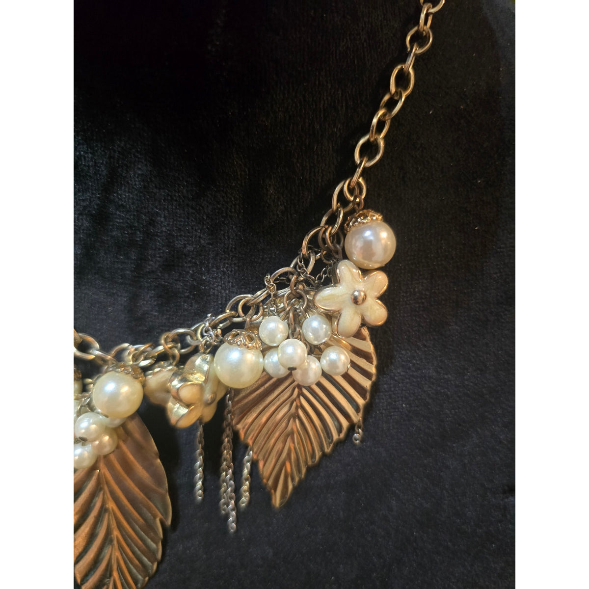 Women's Gold Tone Leaf Pendant Pearl Bead Chain Statement Necklace Lobster Clasp