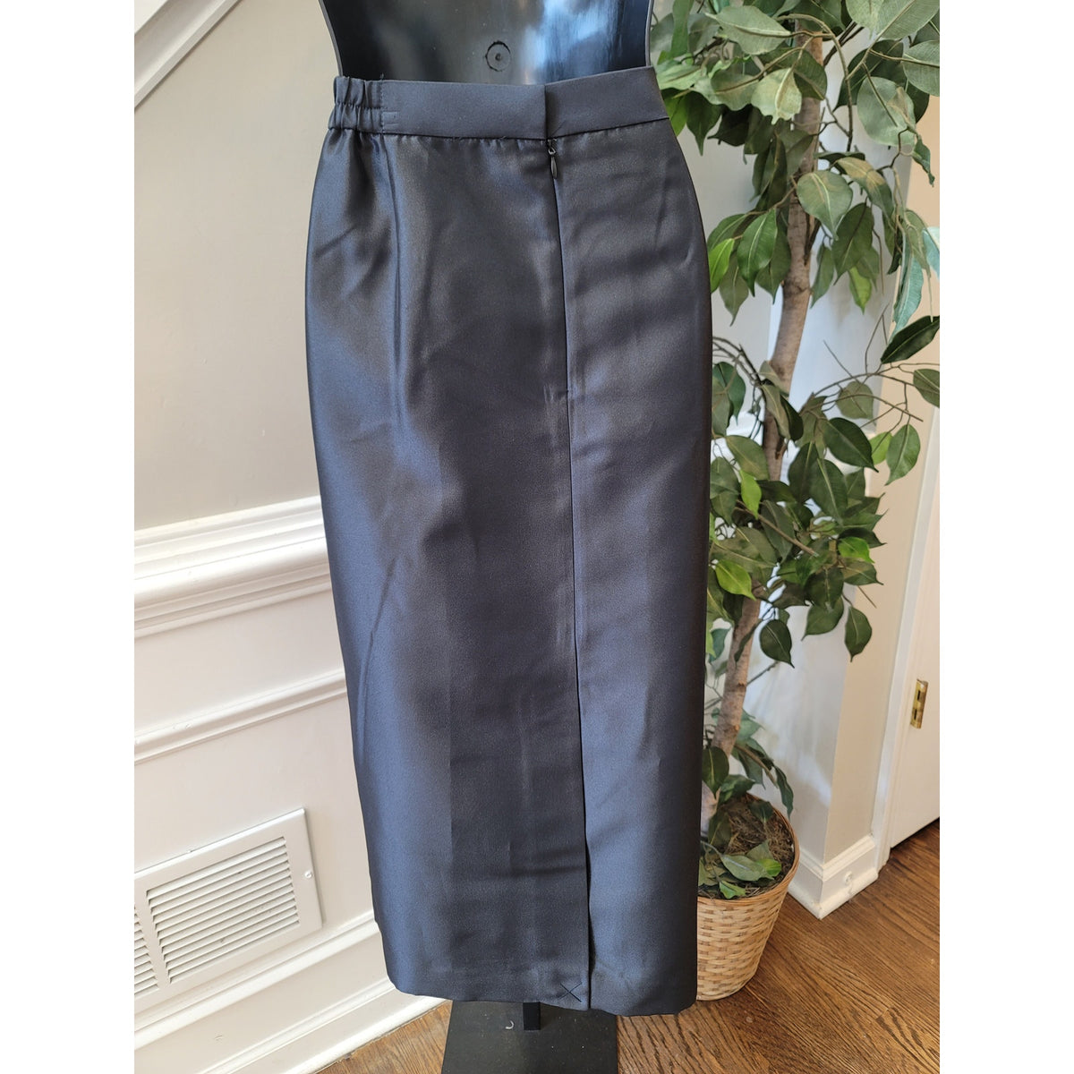 Luxe Skirt Suit Women's Size 18 Black Fringe Ribbon Back Zipper Fully Lined