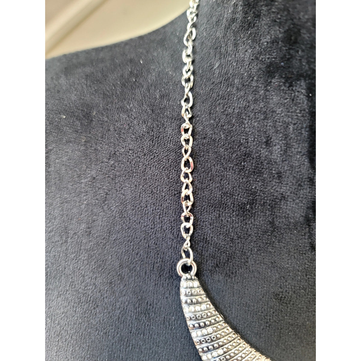 Silver Tone Collar Necklace Textured Fan Statement Bib Boho Jewelry