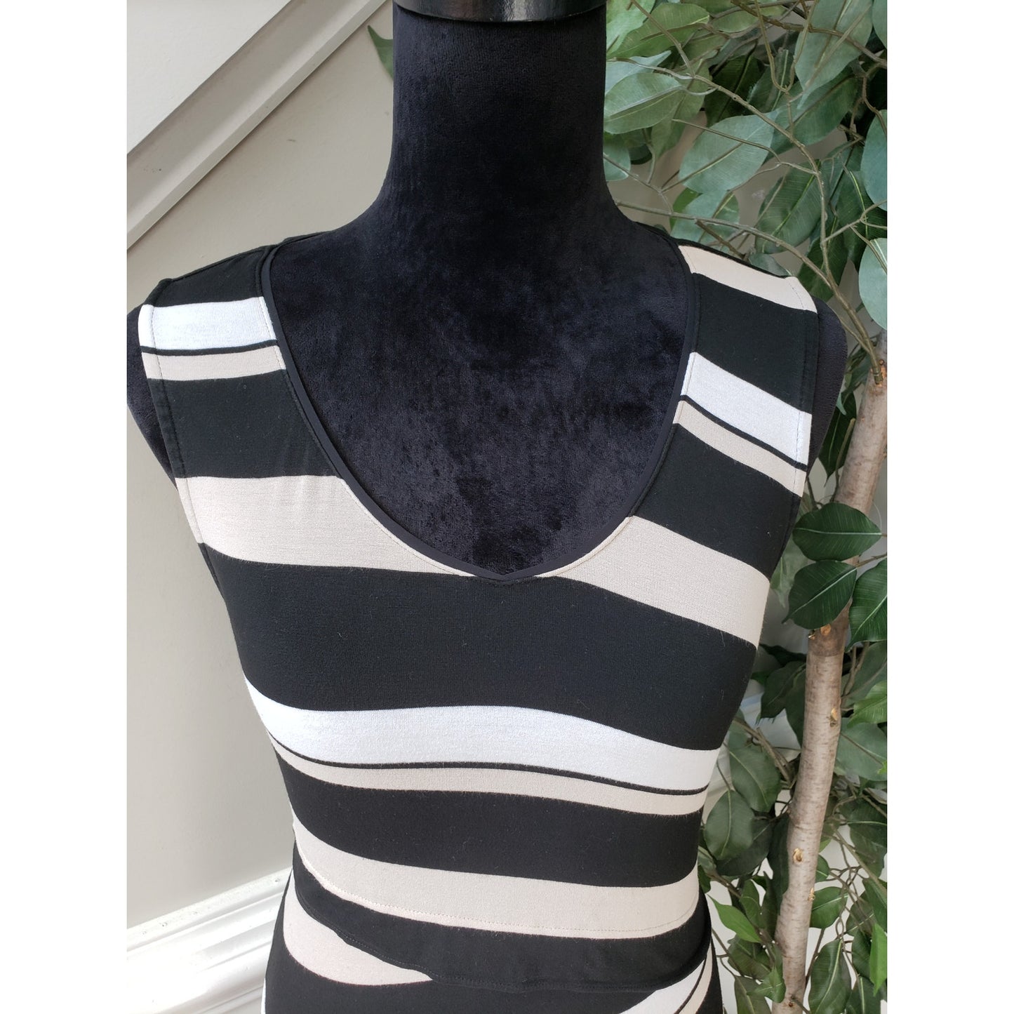 White House Black Market Tunic Top Womens S White Striped Knit Dropped Waist