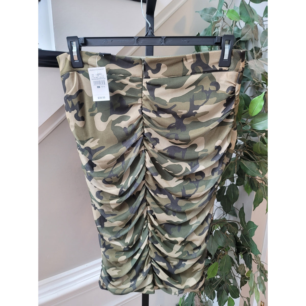 Ashley Stewart Pencil Skirt Women's SZ 10/12 Olive Nigh Camouflage Ruched Lined