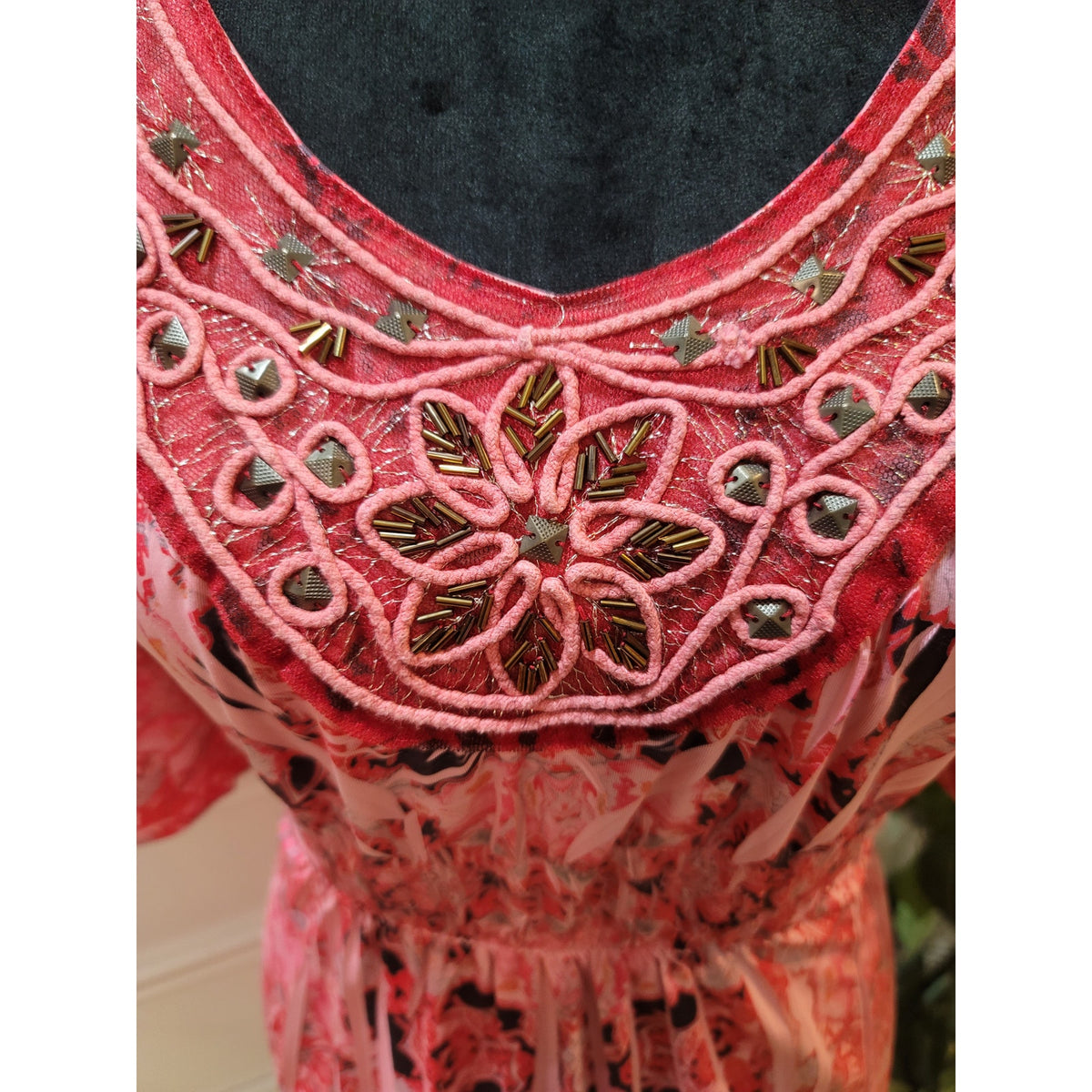 One World Blouse Top Women's Large Pink Floral Smocked Flutter Sleeve Scoop Neck