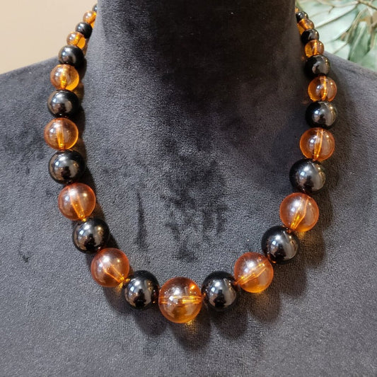 Women Fashion Black Acrylic & Swirl Amber Pinched Lucite Beaded Necklace jewelry