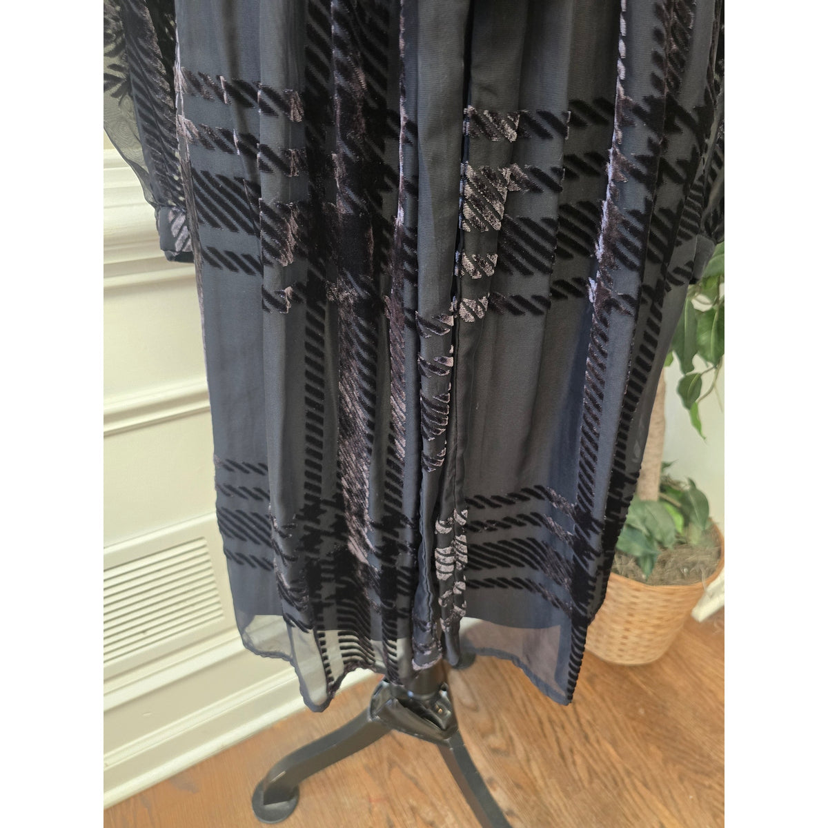Taylor A-Line Dress 14 Black Velvet Plaid Tie-Waist Scoop Puff Shoulder Party