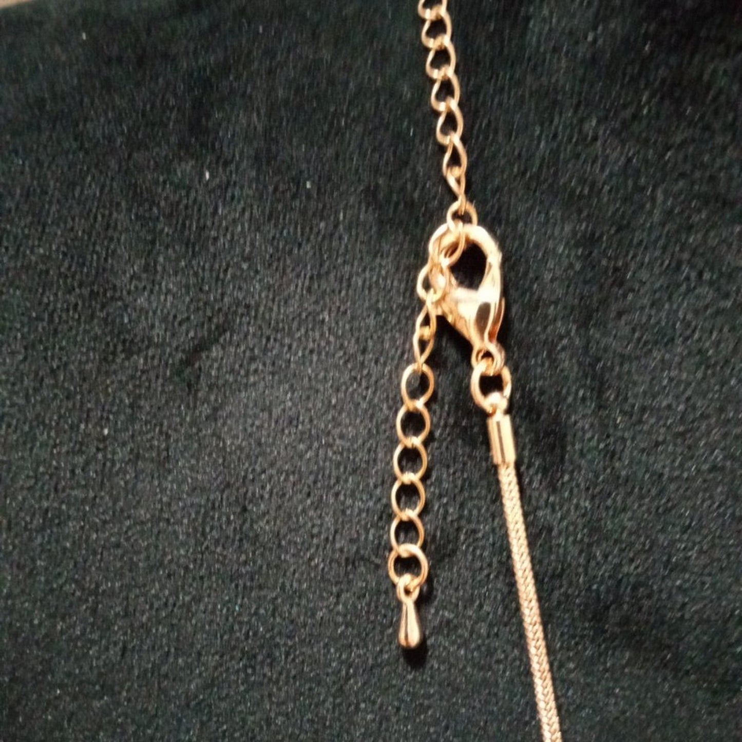 Womens Fashion Gold Tone Hammered Statement Necklace with Lobster Clasp