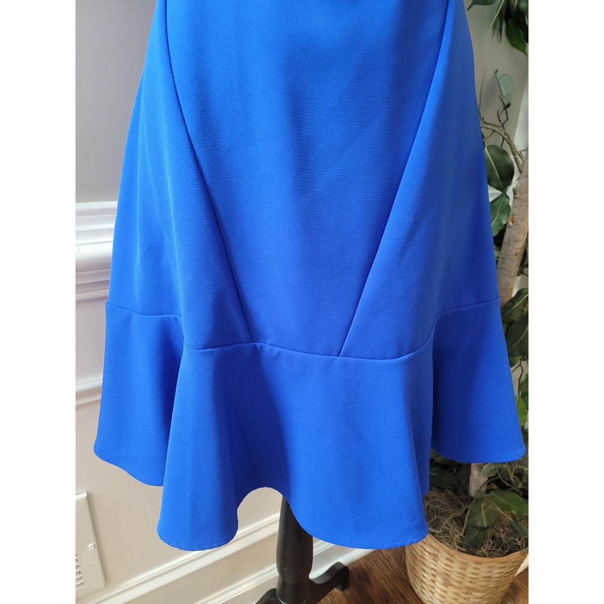 Aryn K Sleeveless Dress Women Medium Blue Fit Flare Ruffle Hem Cocktail Party