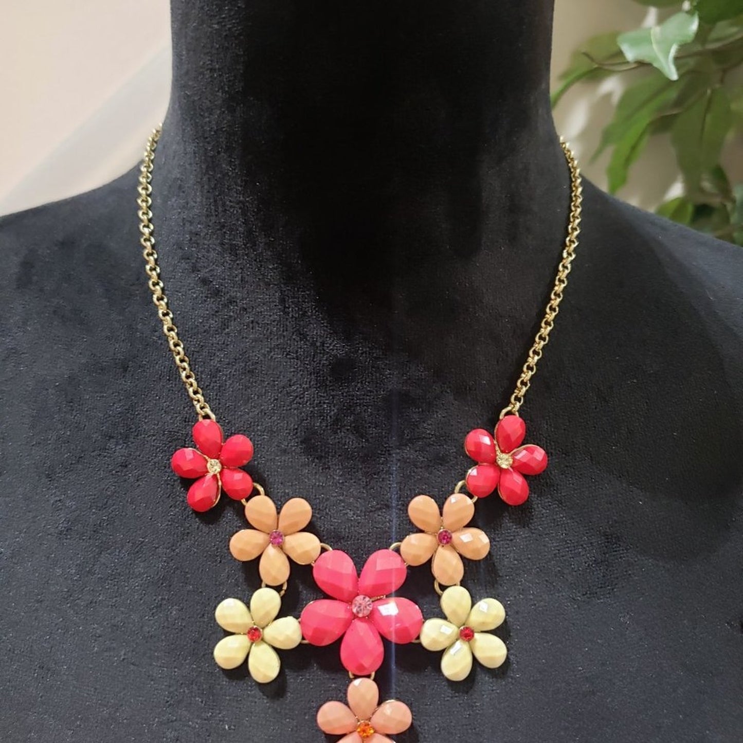 Womens Fashion Beaded Mixed Diamante Flower Choker Necklace w/ Lobster Clasp