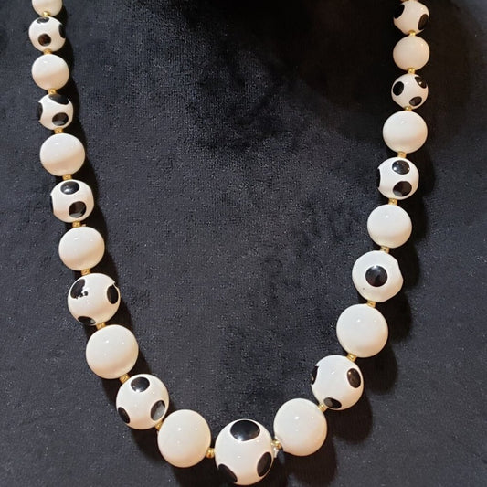 Womens Fashion White Onix Black Polka Dot Beads Necklace w/ Spring Ring