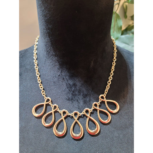 Liz Claiborne Gold Tone Teardrop Pendant Necklace With Lobster Clasp Jewelry