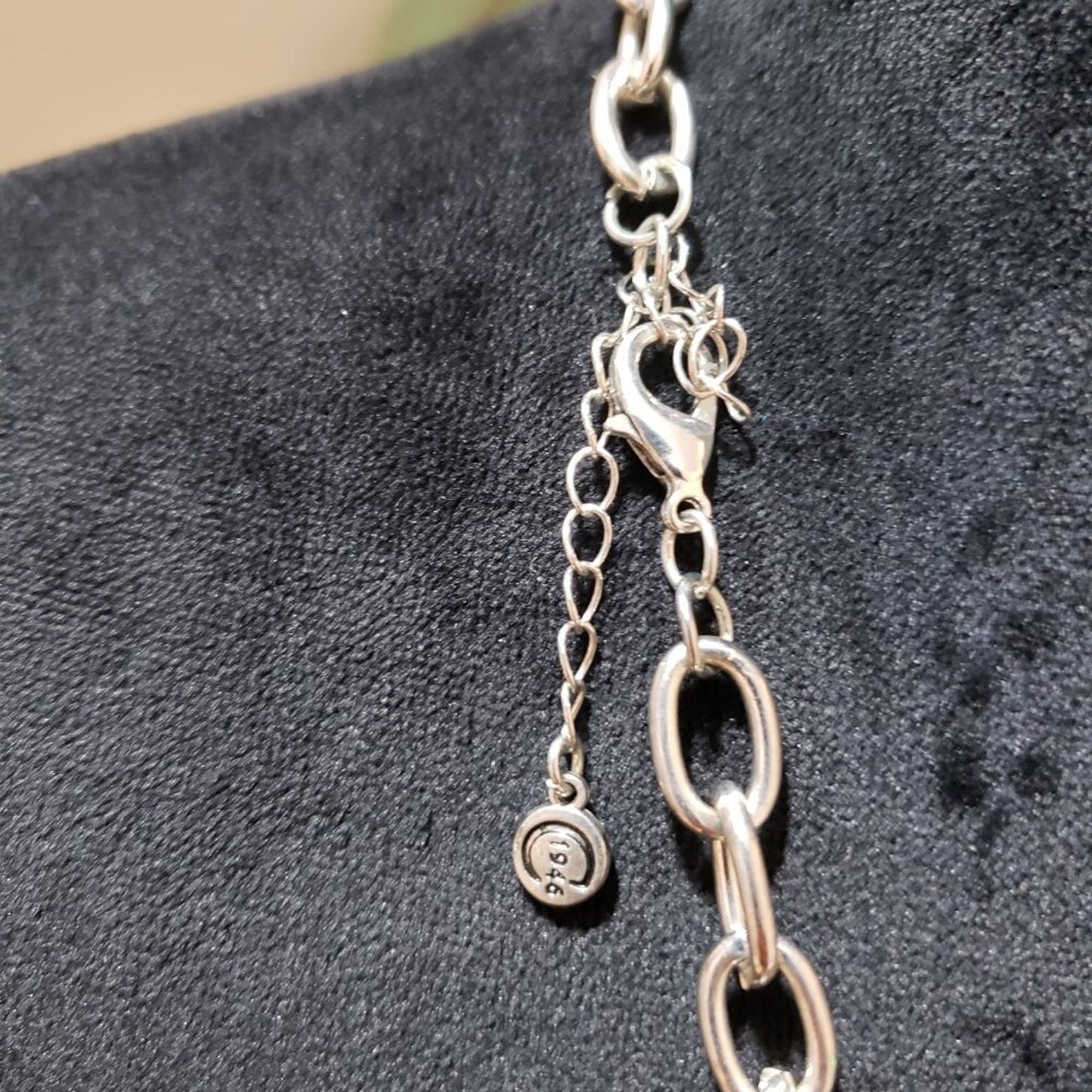 Womens Fashion White Rhinestone Donut Links Necklace Jewelry with Lobster Clasp.