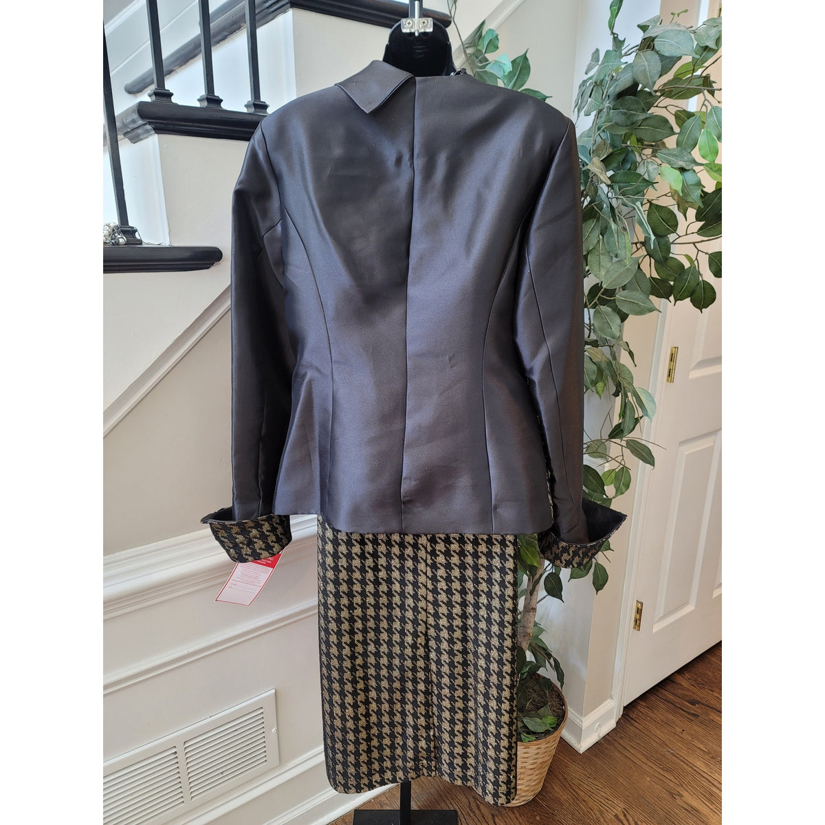 EY Boutique Skirt Suit Women's SZ 16 Black/Tan Houndstooth Fully Lined Fold Cuff