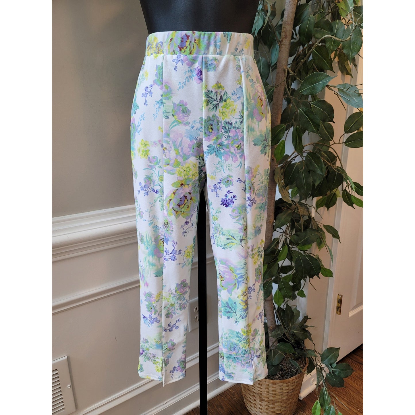 ASOS Design Maternity Pantsuit Size US 2 White Floral Blazer and Trousers Petite