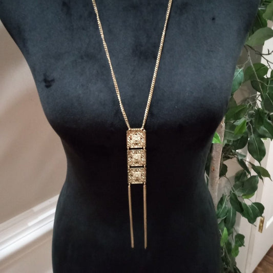 Womens Fashion Chunky Gold Tone Art Charm Pendant Necklace with Lobster Clasp