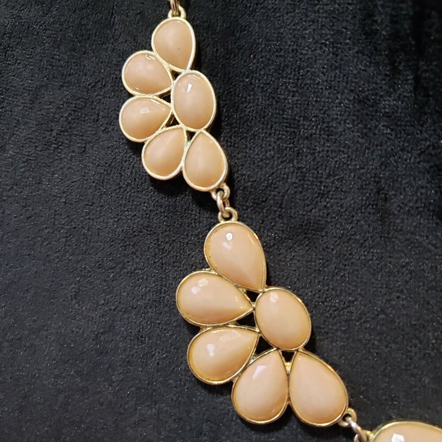 Women Fashion Peach Gemstone Statement Elegant Necklace Jewelry w/ Lobster Clasp