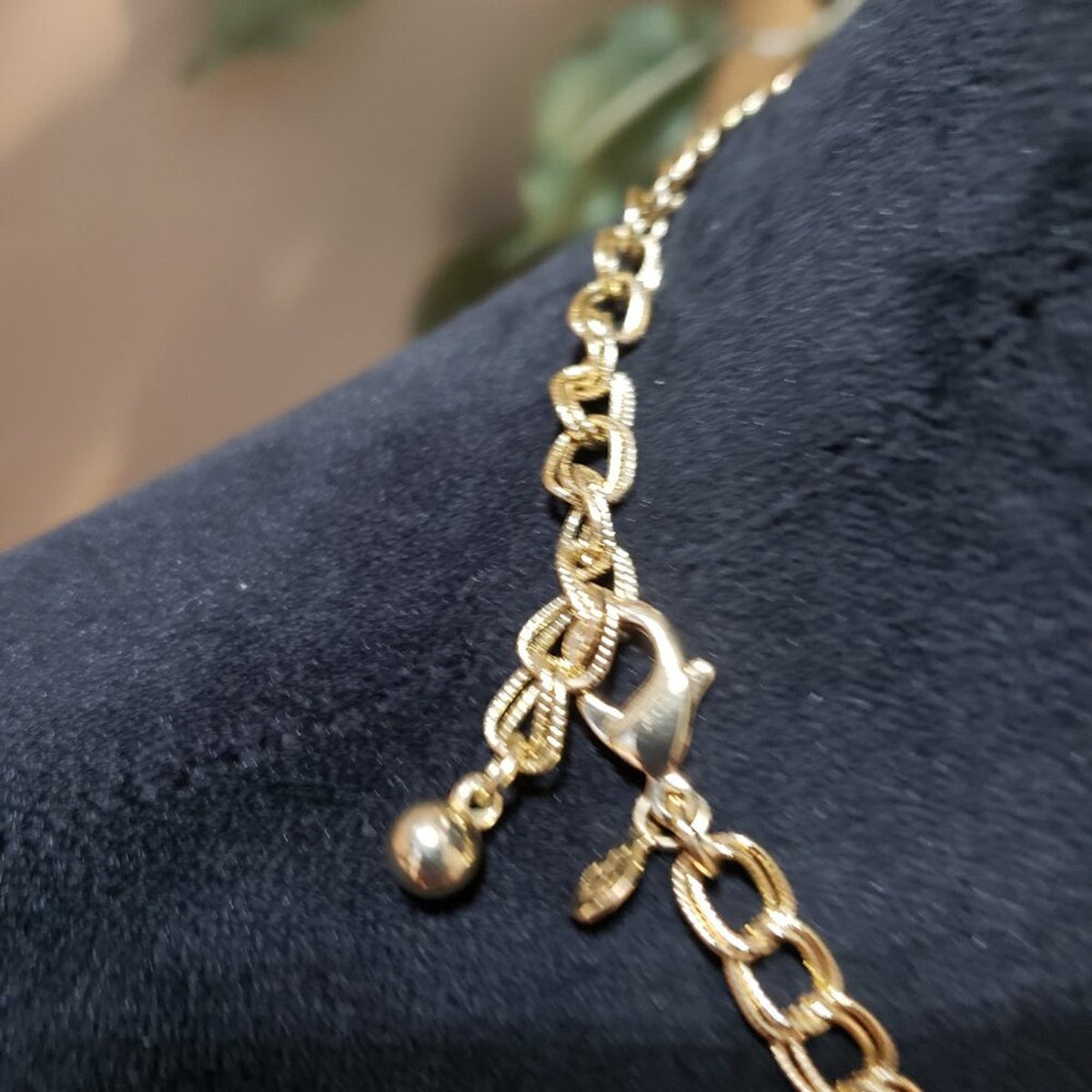 Women Black Teardrop Stone Gold Tone Chain Statement Necklace w/ Lobster Clasp
