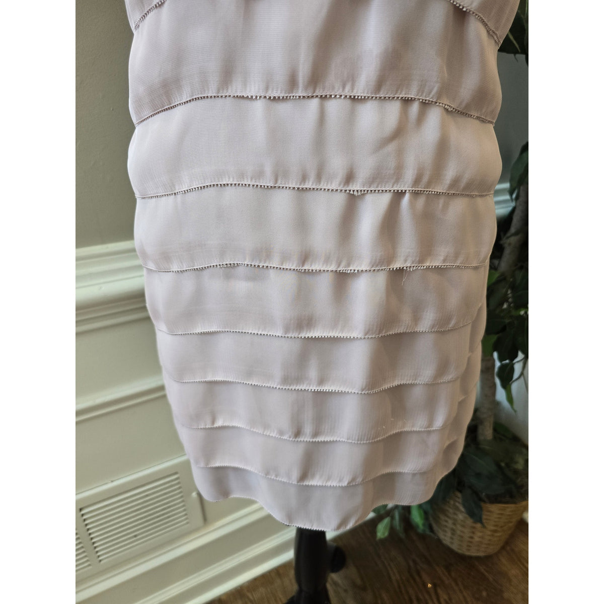 Bb Dakota Sheath Dress Women's Medium Pink/Black Tiered Ruffle Scoop Neck