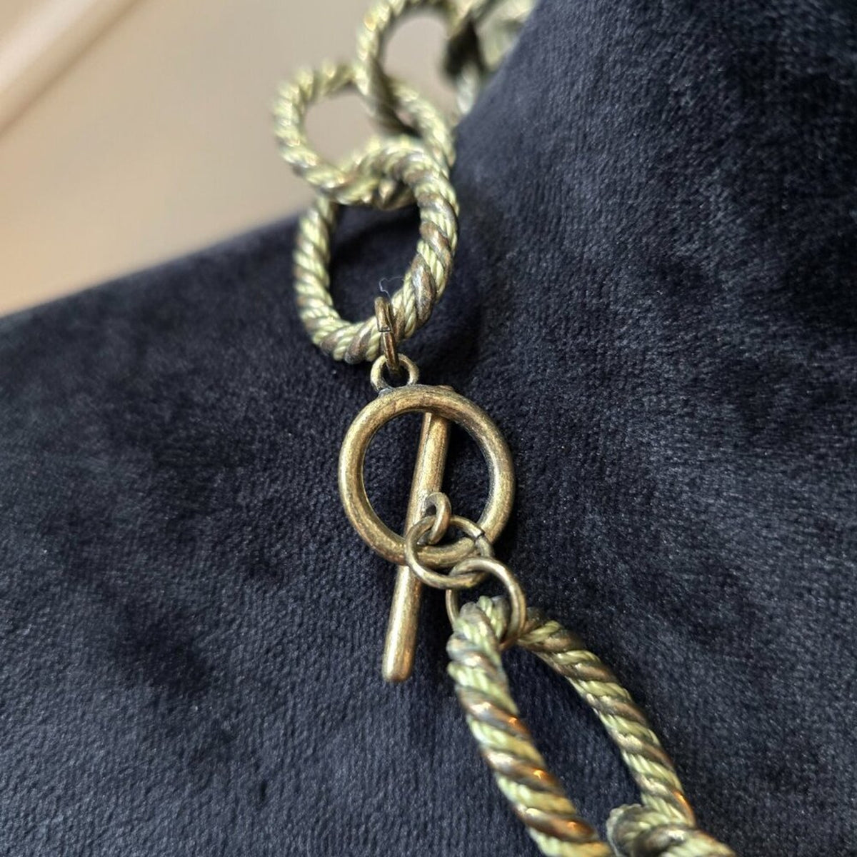 Womens Gold Tone Twisted Rope Ring Link Chain Choker Necklace with Toggle Clasp