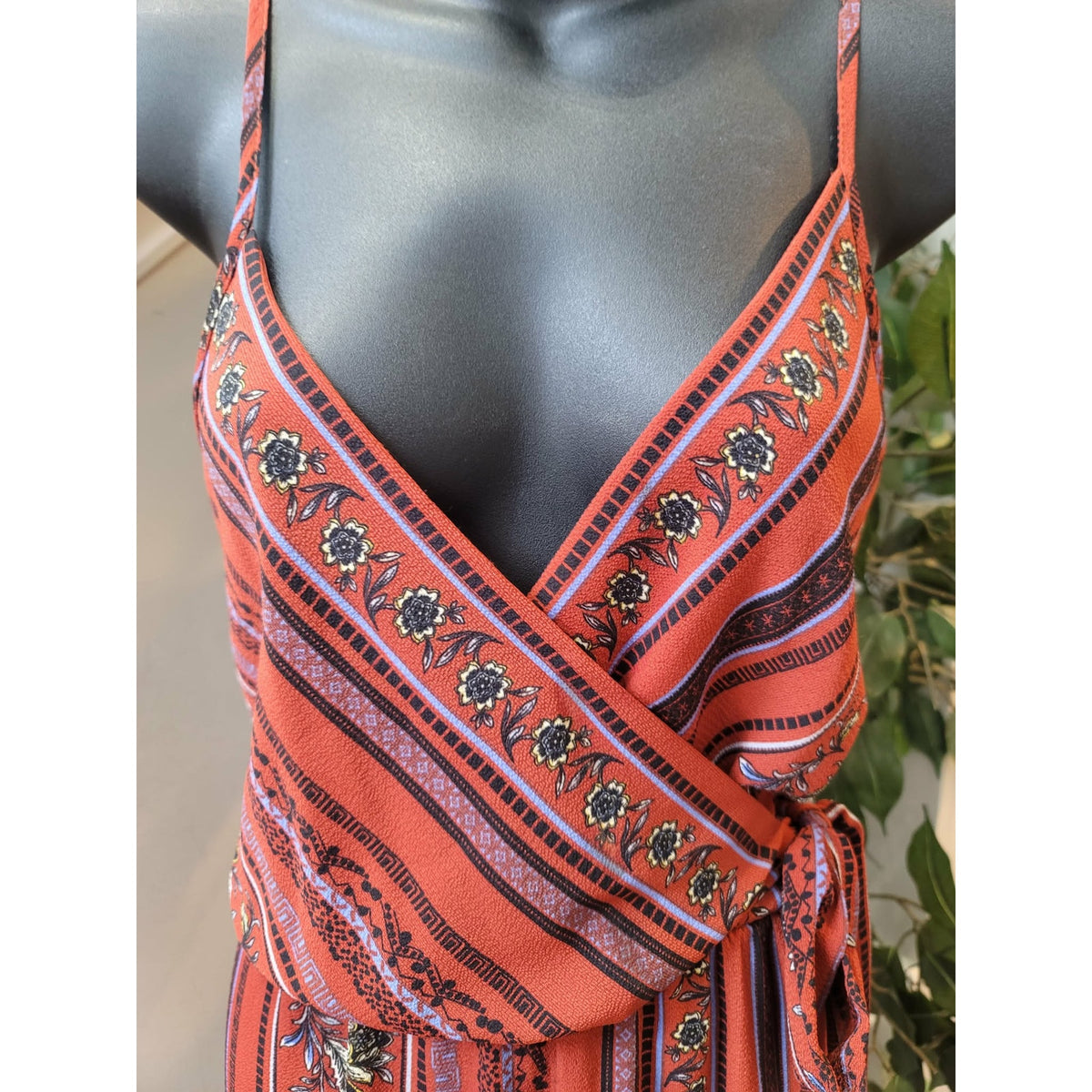 Scobe Maxi Dress Women's Size Medium Multicolor Polyester V Neck Sleeveless