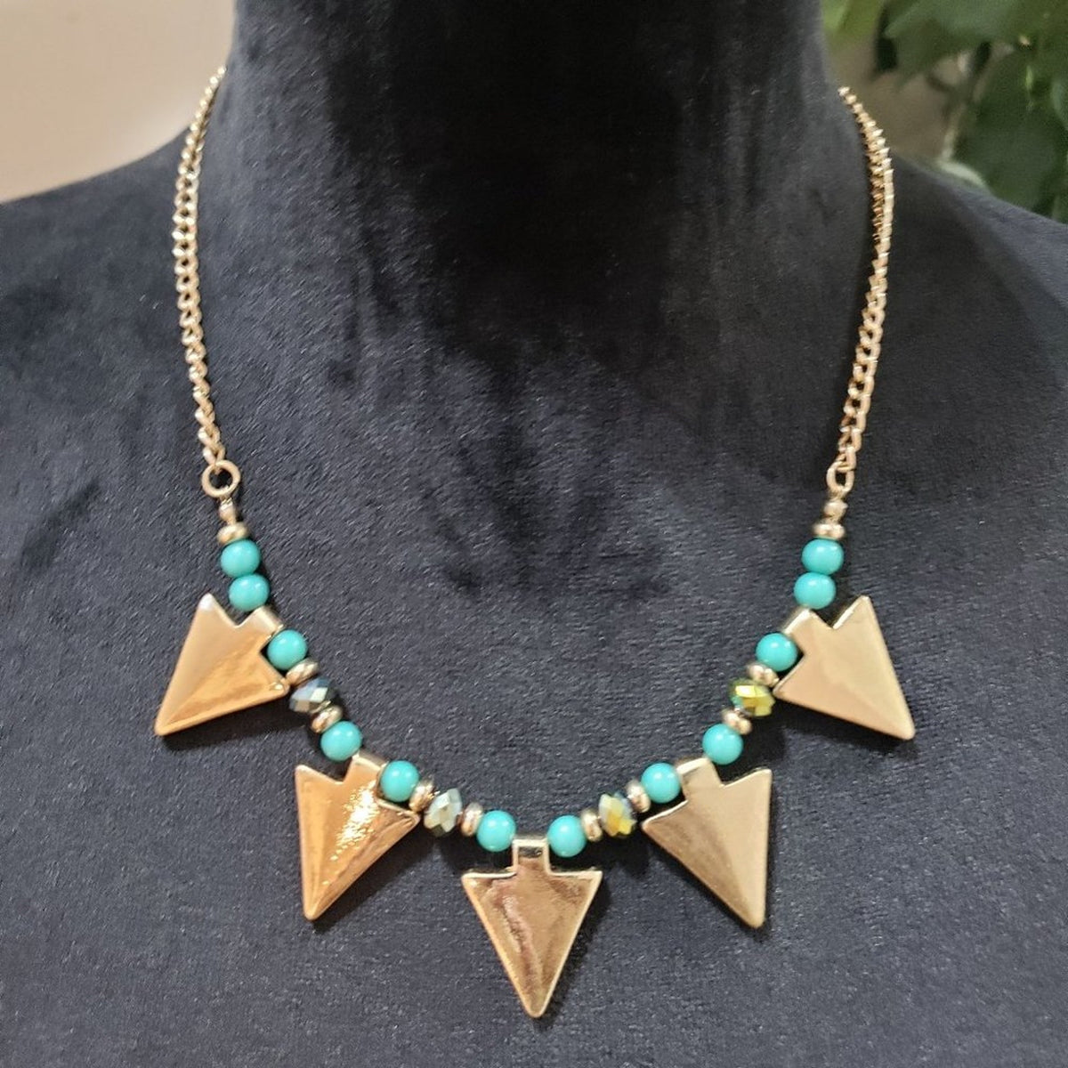 Women Fashion Multicolor Beaded Brass Tone Triangle Collar Necklace with Lobste