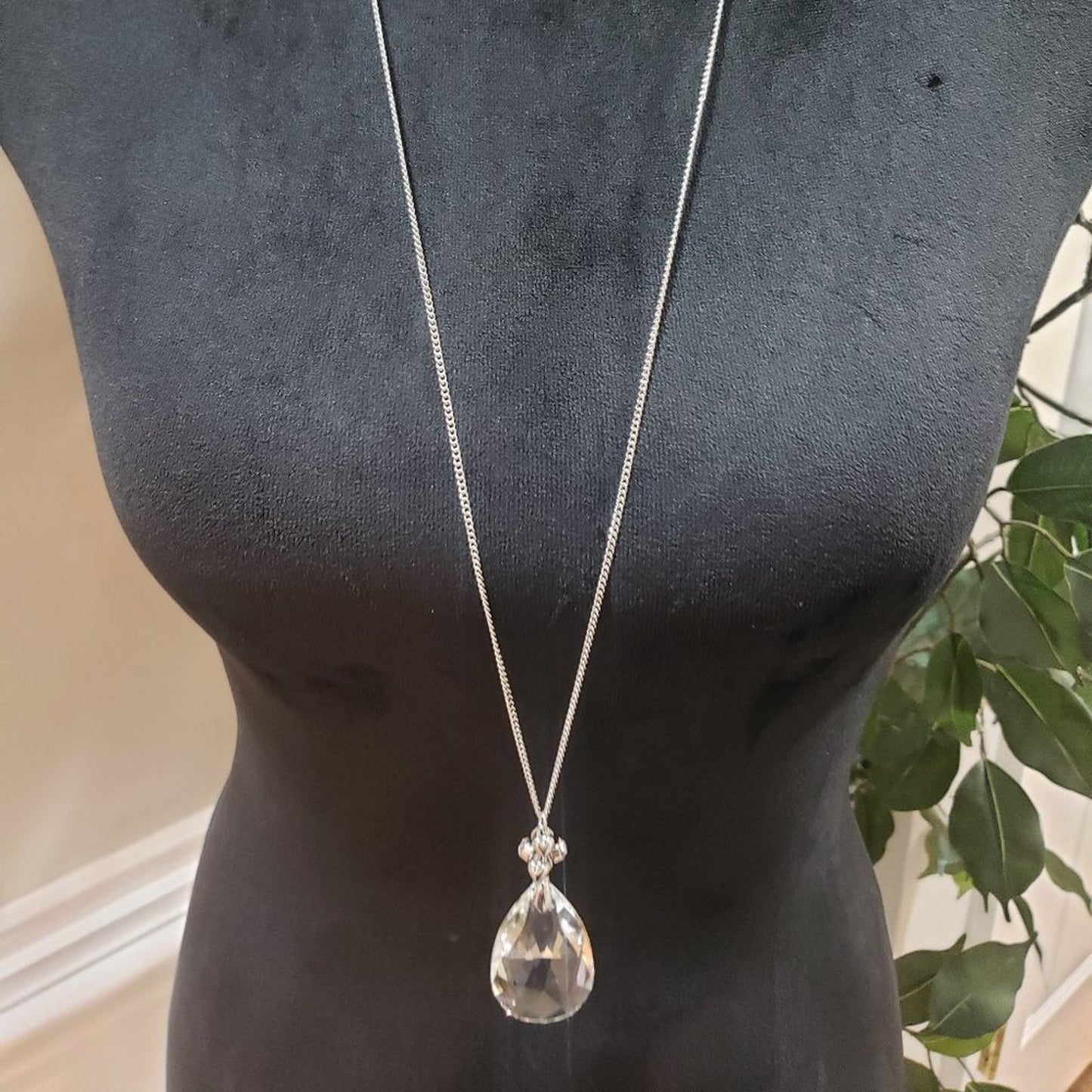 Womens Fashion Clear Faceted Rock Crystal Pendant Teardrop Necklace with Lobster