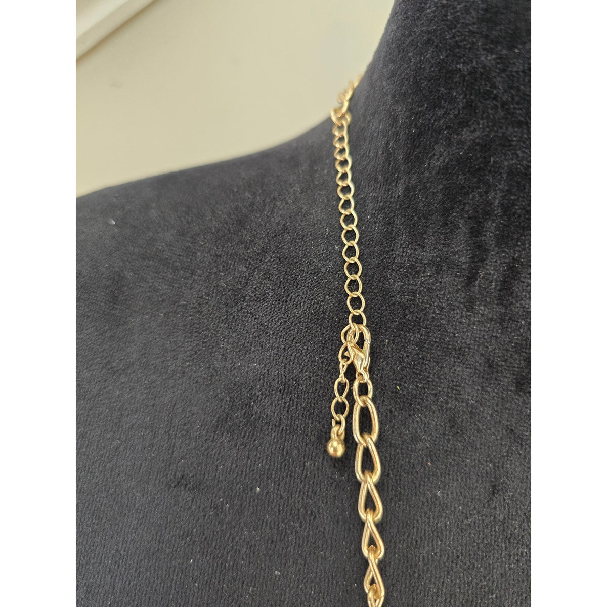 Lightweight Gold Tone Layered Chain Faux Pearl Flower Statement Necklace