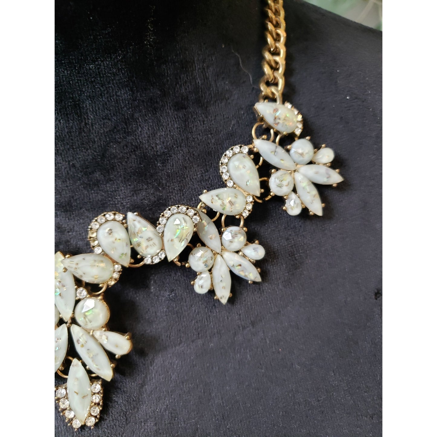 Women's ALDO Statement Necklace Gold Chain Lobster Clasp Crystal Floral