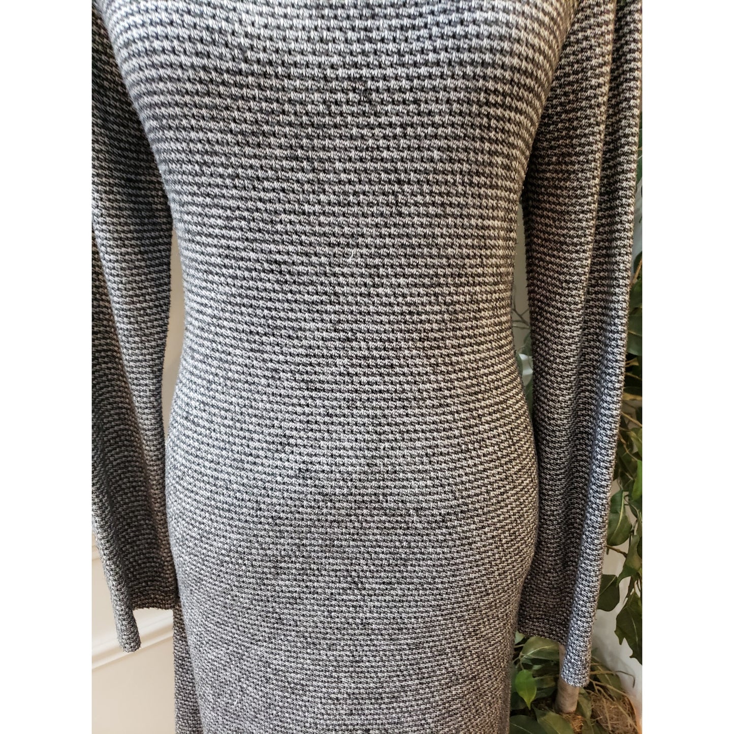 AGB Sweater Dress Women's Medium Black Gray Checked Knit Long Sleeve Cowl Neck