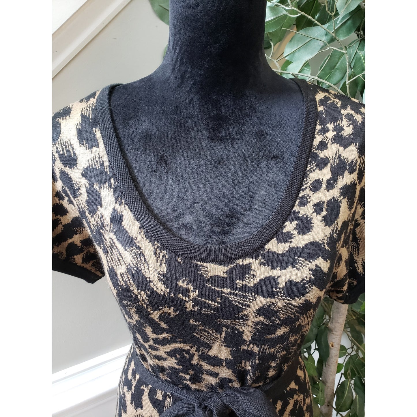 Calvin Klein Sweater Dress Womens Medium Black Animal Print Dolman Sleeve Belted