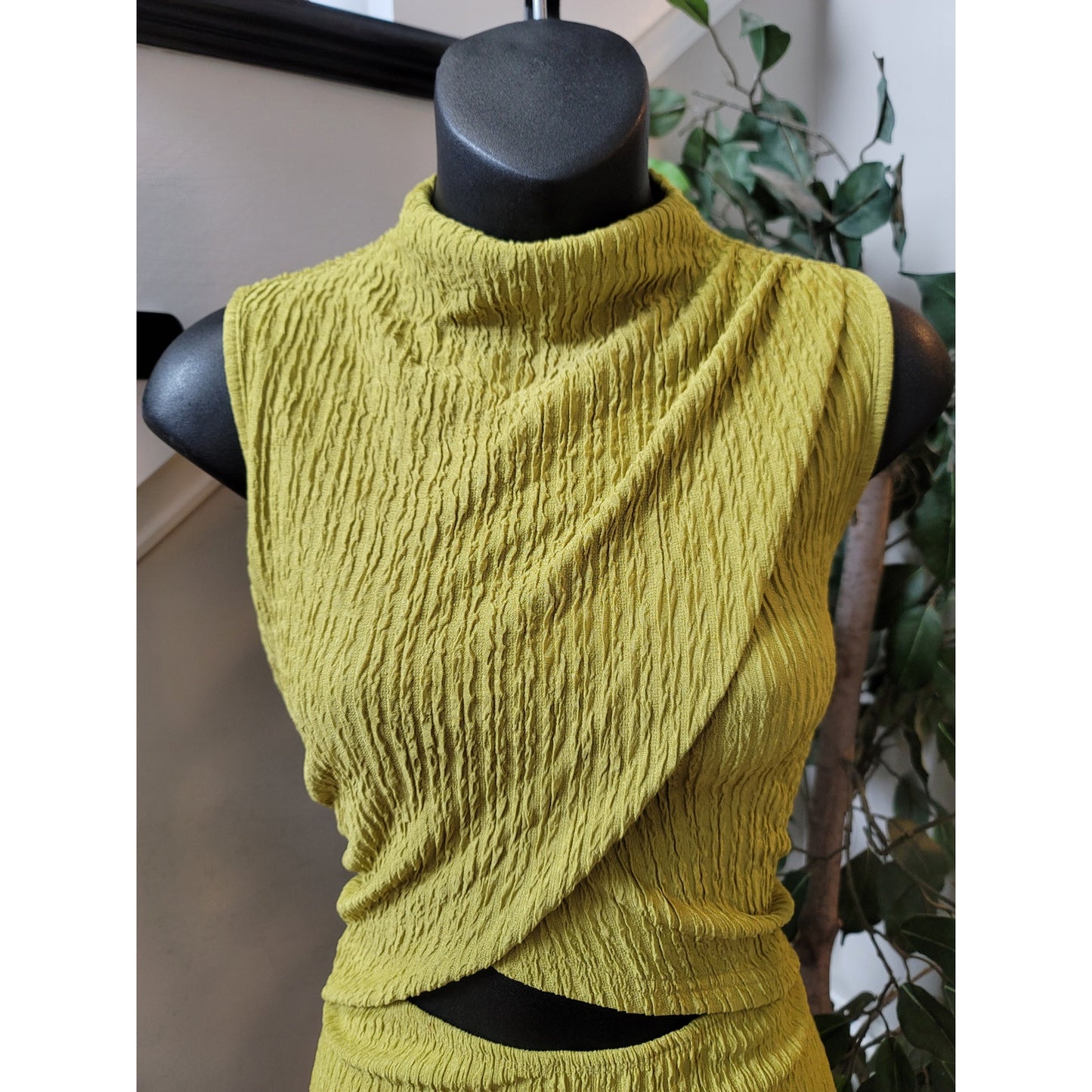 SHEIN Dress Women L Yellow Sleeveless Crinkle Ruched Midi Bodycon Chic