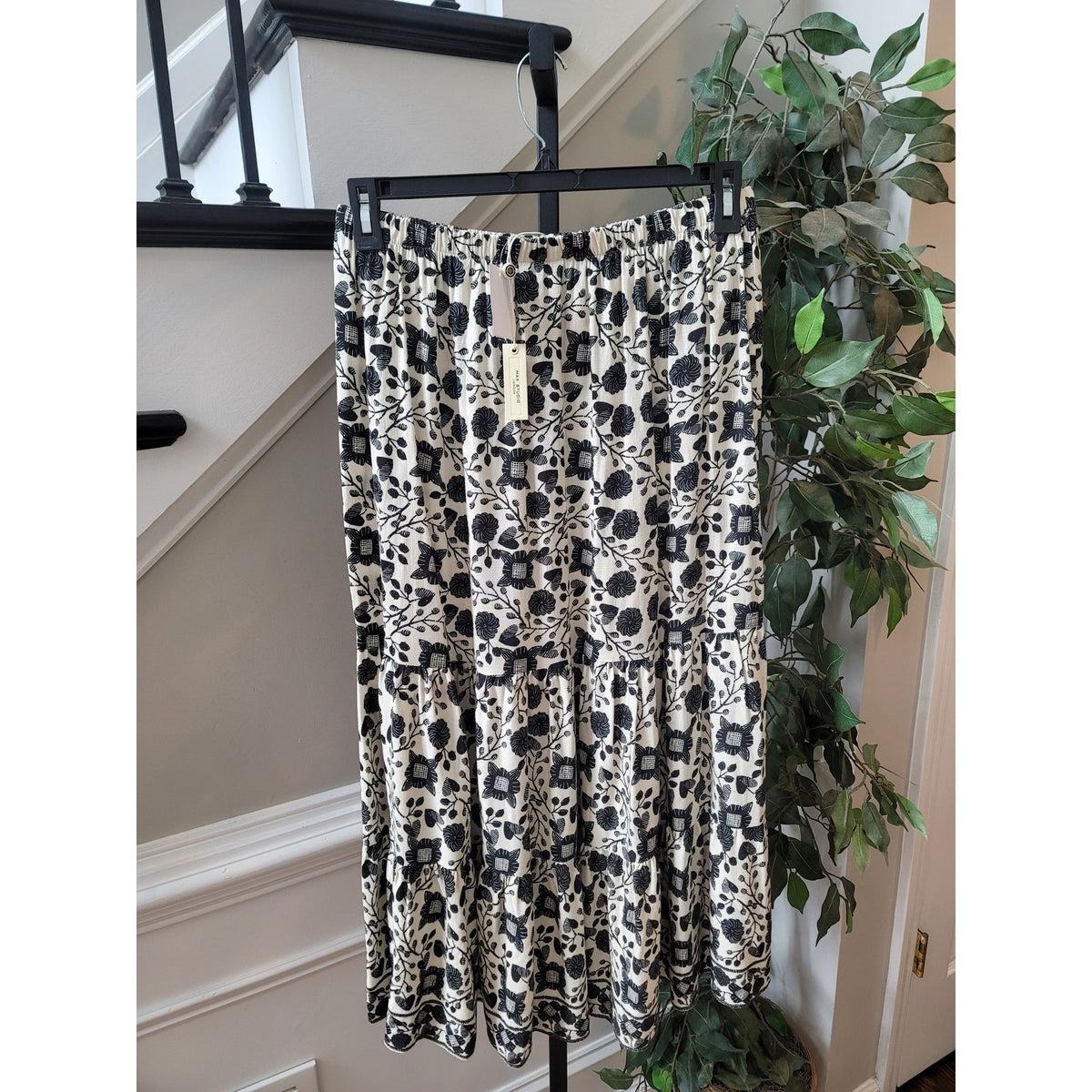 Max Studio A-Line Maxi Skirt Women's Large Cream/Black Floral Pleated Stretch