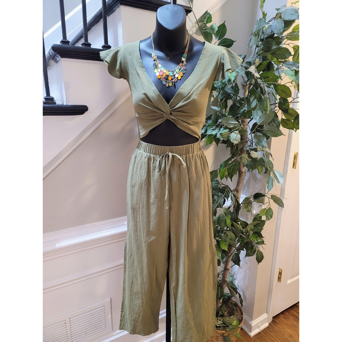 Shein Co-Ord Set Women's SZ 6 Olive Green Pleated Twist knot Front Cap Sleeve