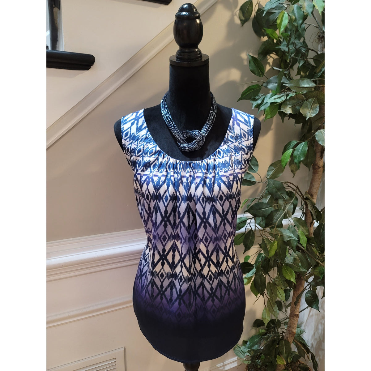 Chico's Blouse Top Women SZ 3 Blue/White Ikat Geometric Scoop Neck Pleated Front