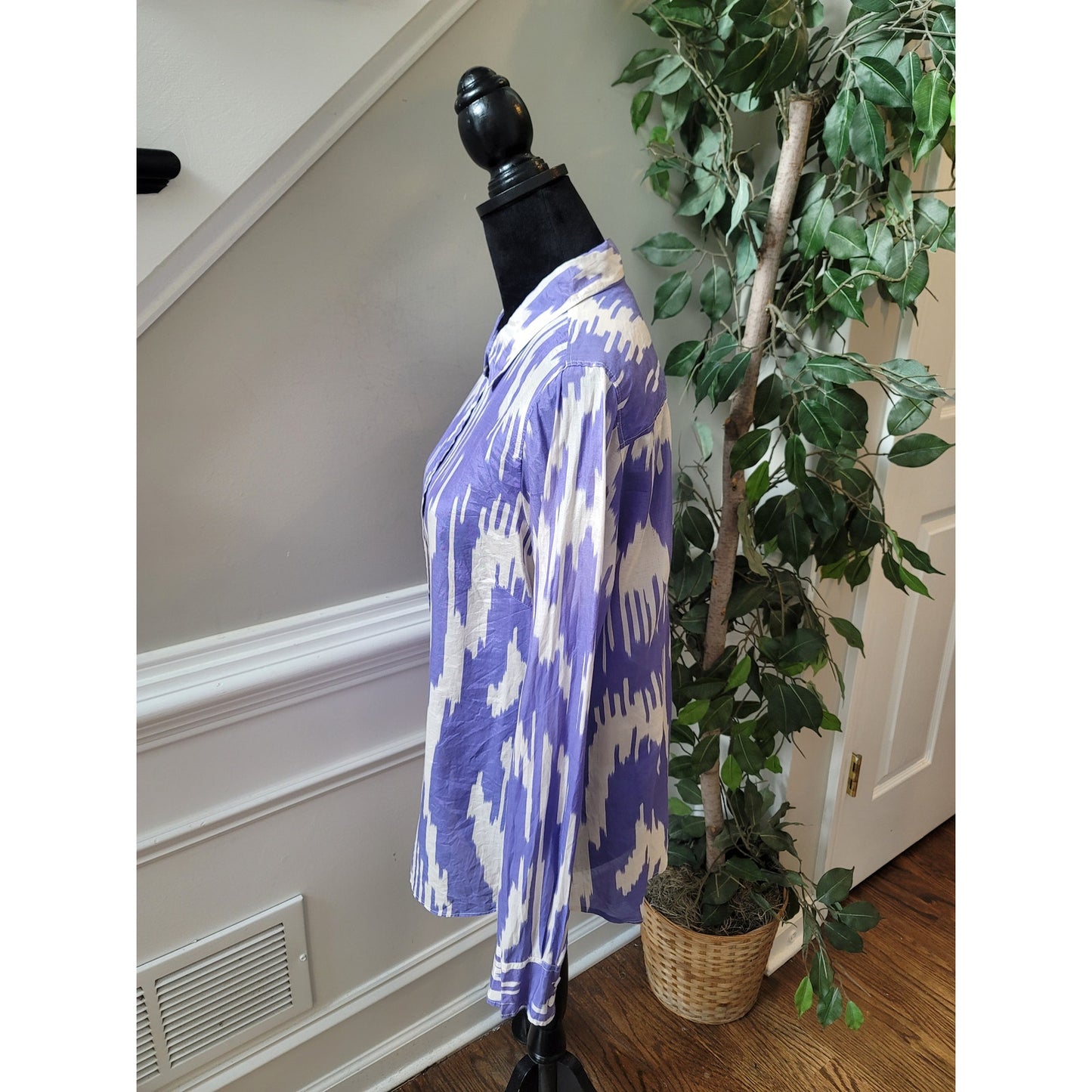 J Crew Button Up Shirt Women's Size 8 Purple White Silk Cotton Blend Long Sleeve