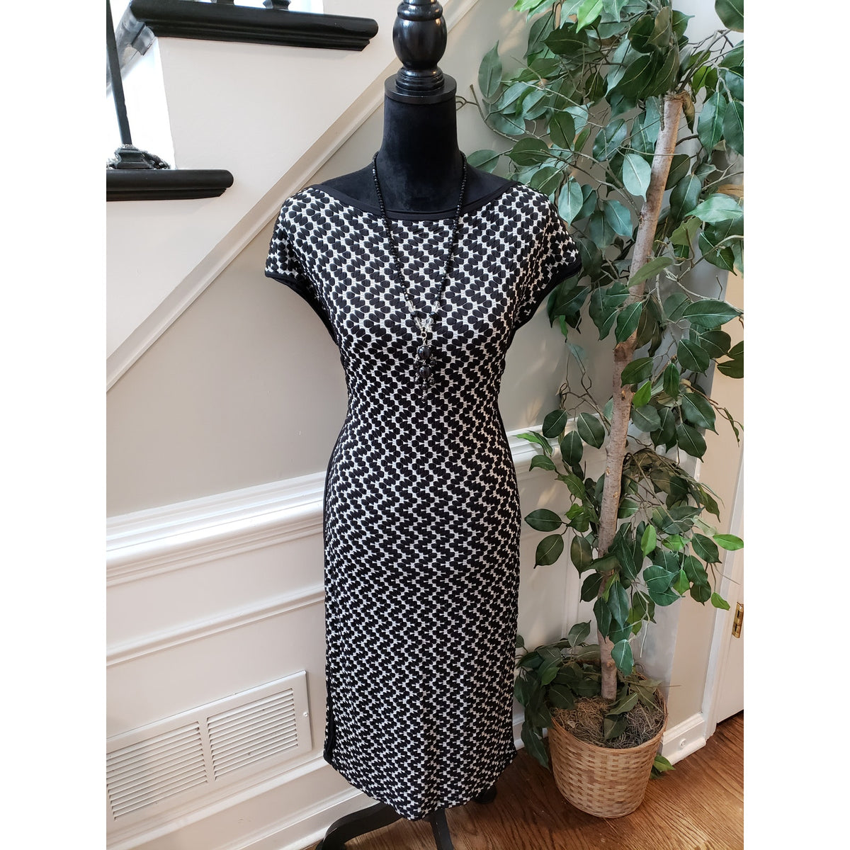 Max Studio Pencil Dress Women's XL Black White Geometric Cap Sleeve Boat Neck