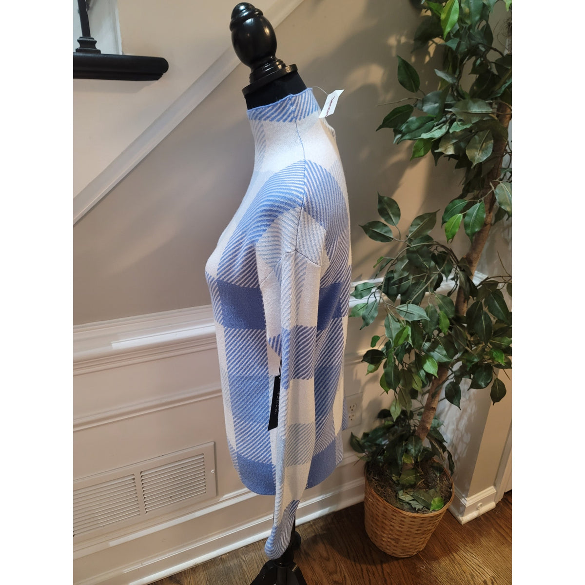 Tahari Pullover Sweater Women's Small White/Blue Gingham Long Sleeve Mock Neck