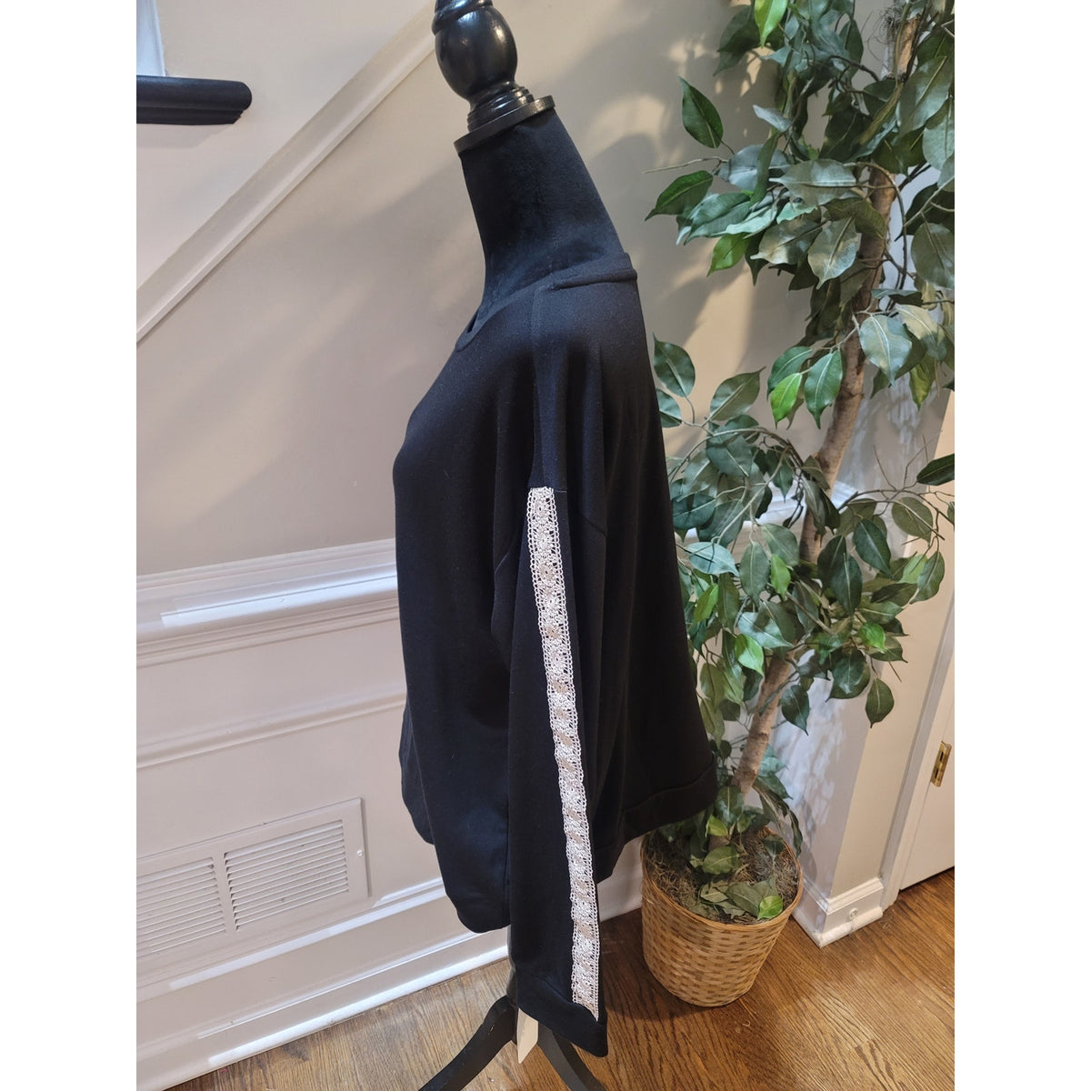 Flora Nikrooz Sweatshirt Women's SZ XXL Black Lace Trim Drop Shoulder Crew Neck