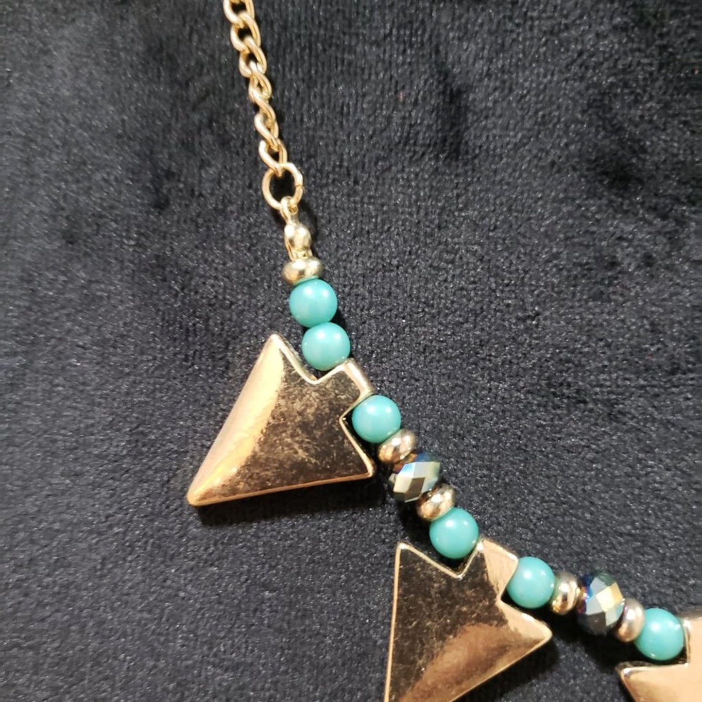 Chicos Womens Fashion Beaded Gold Tone Triangle Charm Necklace w/ Lobster Clasp