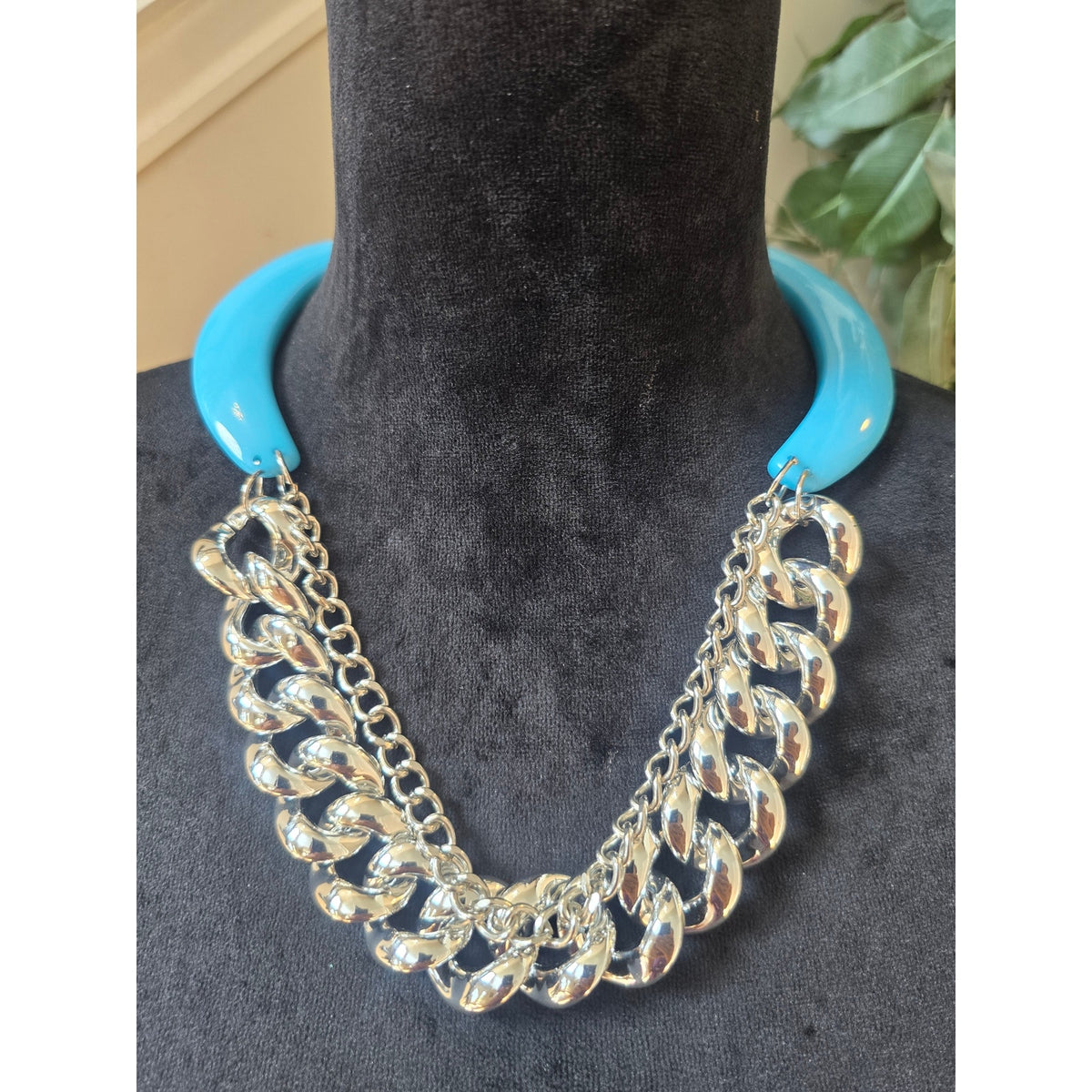 Lightweight Turquoise Blue Chunky Chain Statement Necklace SilverTone Fashion