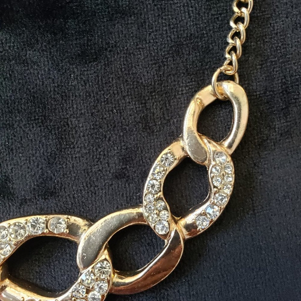 Womens Rhinestone Oval Link Curb Chain Bib Collar Necklace with Lobster Clasp